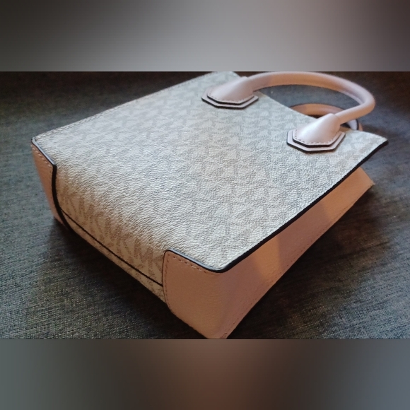 Set for Both: MK Mercer, Leather Crossbody Bag AND the Jet Set Wallet - Picture 8 of 11